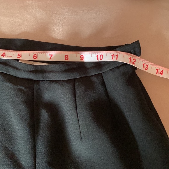 COLLECTIBLES - Petite Sophisticate. Black trousers, pleated front. Size … - Picture 8 of 9